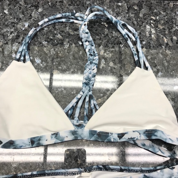 Brazilian bikini - Picture 2 of 6